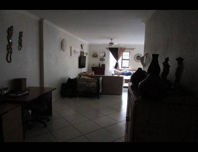 6 BEDROOM HOUSE FOR SALE IN WHITE RIVER CENTRAL